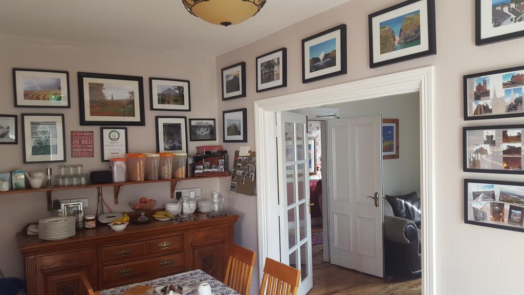 Rose Park House Bed & Breakfast Лъндъндери Екстериор снимка