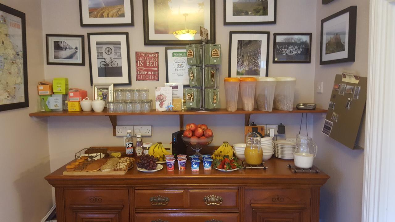 Rose Park House Bed & Breakfast Лъндъндери Екстериор снимка