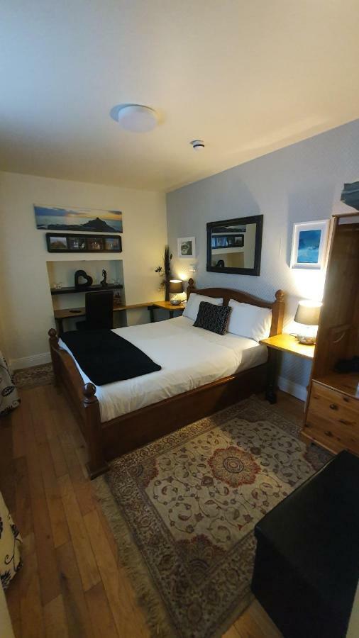 Rose Park House Bed & Breakfast Лъндъндери Екстериор снимка